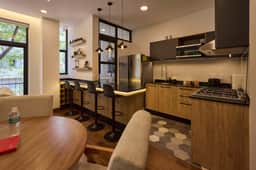 Studio · Private balcony, parking, rooftop & BBQ - Image 2