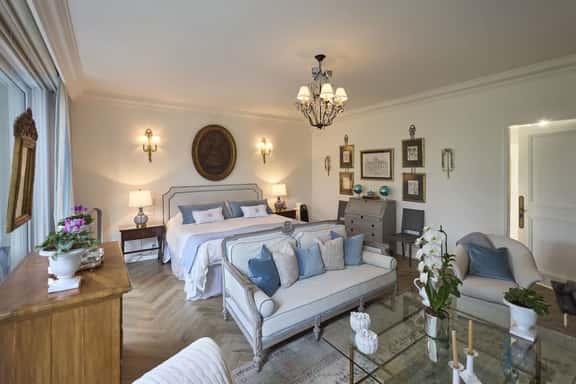 Oniria | Rosaleda · Chauffeur, Chef & Forest Views - Image 1