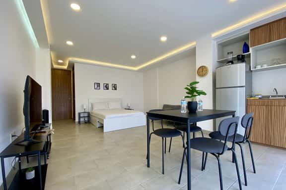 Modern 1-Bed Apt in Miguel Hidalgo with Terrace - Image 1