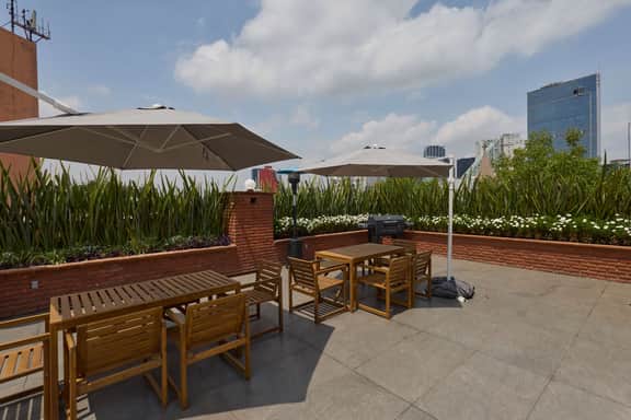 2BR w/ Rooftop & Free Parking in Roma-Juarez - Image 2