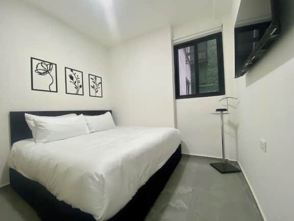 2BR Steps from Chapultepec Park · Sleeps 7 - Image 4